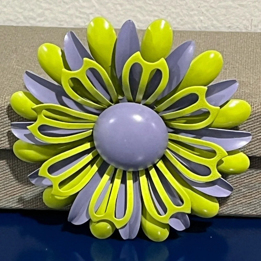 Purple Green Enamel Metal Flower Brooch Mod Floral Pin Vintage Jewelry 50s 60s - Picture 2 of 4